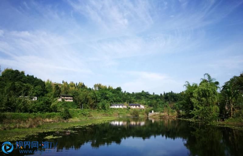 重庆荣昌:银河玉带绕家门 金果绿林富饶村