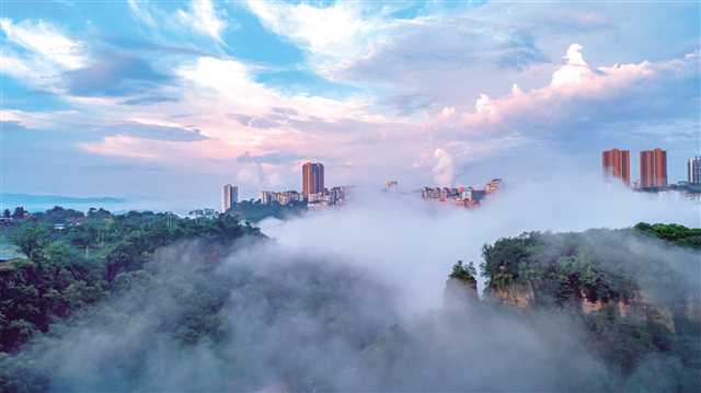    三洞沟石笋 摄/廖涛