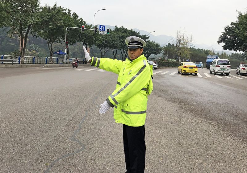 李泽文  沙坪坝区公安分局交巡警支队勤务三大队副大队长