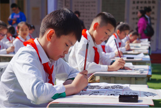 （公）临空翰墨•第八届全国中小学教师书法作品展系列活动在重庆开幕(1)539