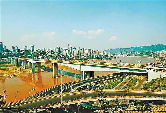     图②重庆长江大桥复线桥。