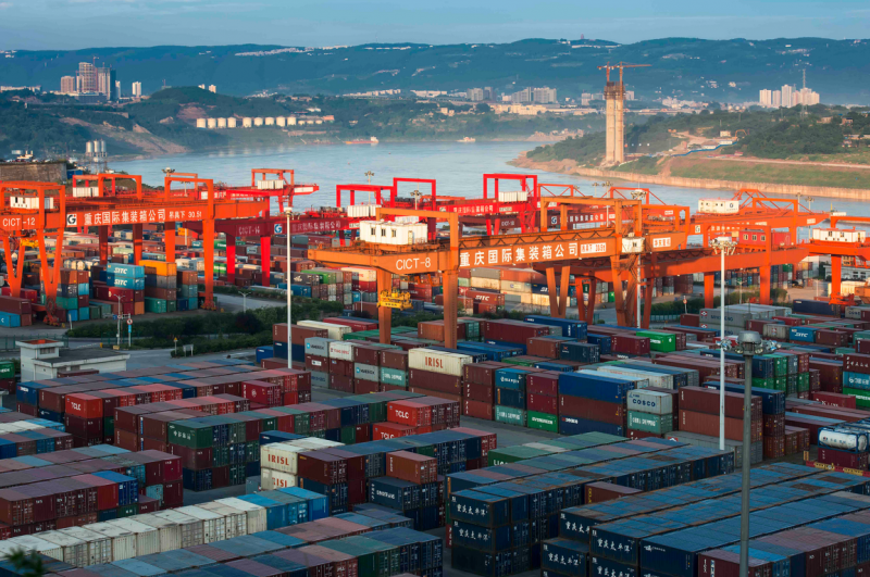 整体运行效率提高30%以上 重庆果园港开通渝申集装箱直达快线