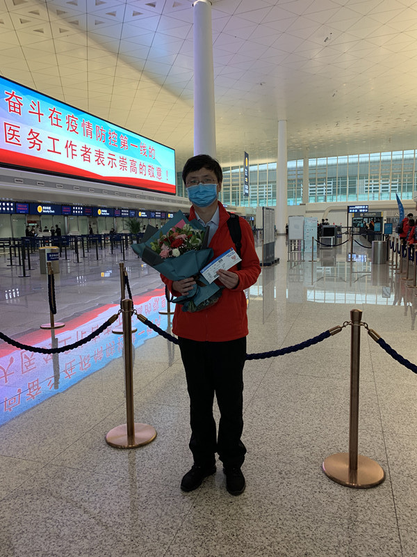 3月25日，张鹏回到重庆