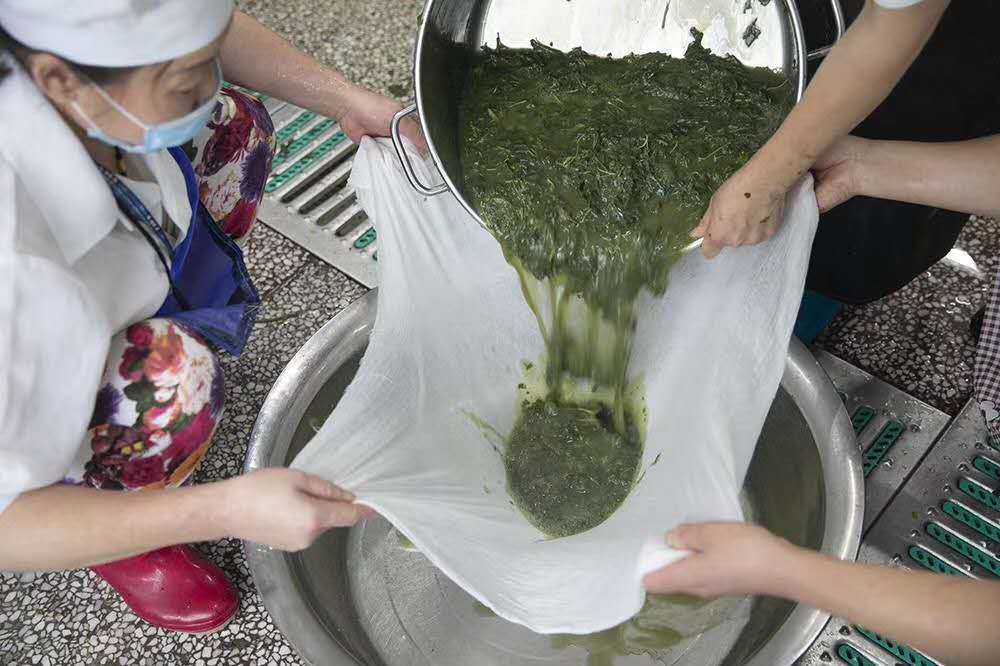 重庆城口:舌尖上的美食——斑鸠叶豆腐