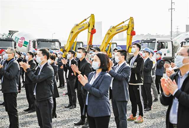  3月20日，重慶市2020年首輪工業(yè)投資項目集中開工視頻連線活動舉行。圖為設(shè)在江北區(qū)的主現(xiàn)場場面。記者 蘇思 攝