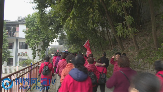 萬州區(qū)舉辦迎新年登高群眾登山活動354