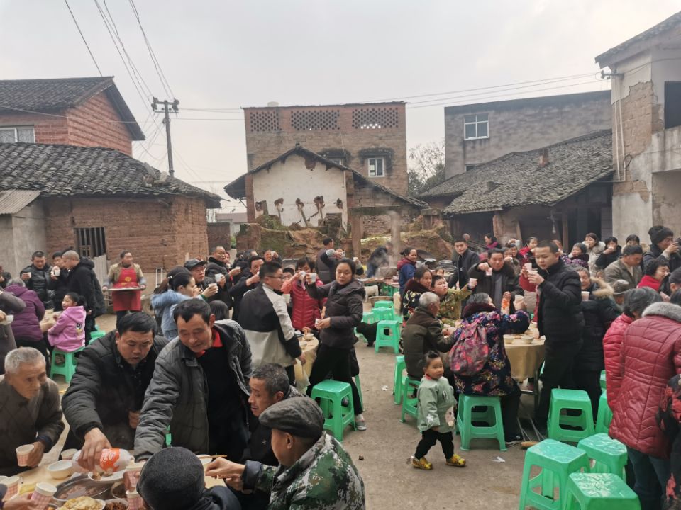 陶家镇九龙村举办同根同源迎新春团年宴
