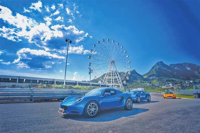  以賽車為核心的主題樂園——重慶·巔峰樂園