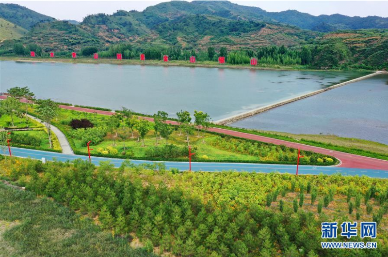 这是6月27日拍摄的迁西县长河带状公园景观（无人机照片）。新华社记者 牟宇 摄