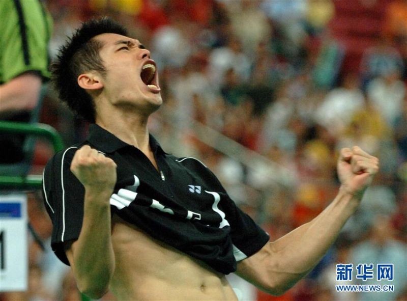 图为2007年8月19日，林丹在马来西亚吉隆坡举行的世界羽毛球锦标赛男单决赛中夺冠后庆祝。 新华社记者公磊摄