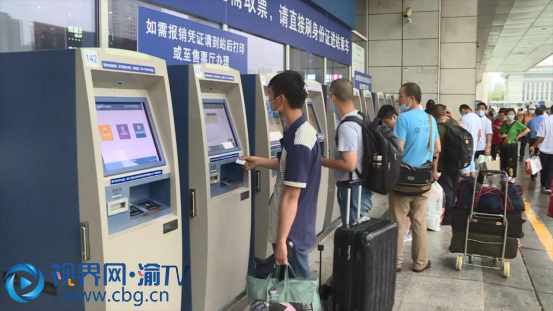 重庆火车站：返程客流到来 今天预计发送旅客15万人(1)(1)611