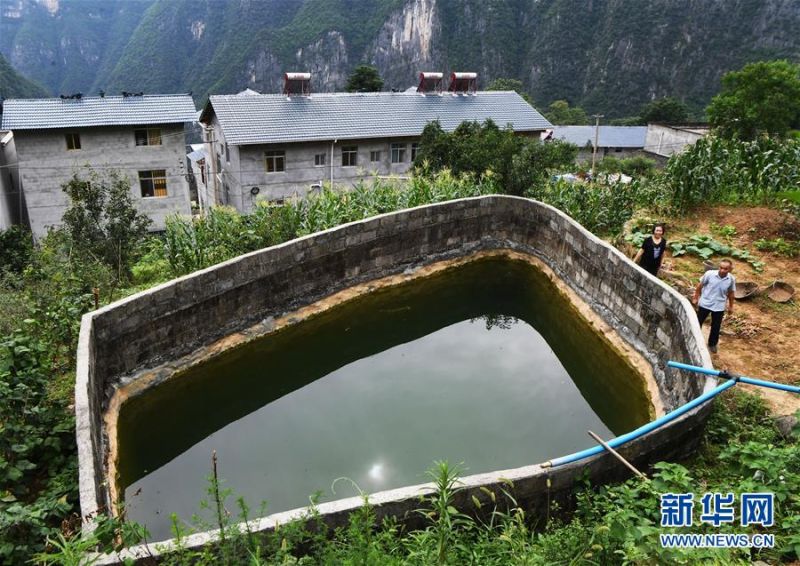 7月3日在下庄村拍摄的用于农业生产的水池。新华社记者 王全超 摄