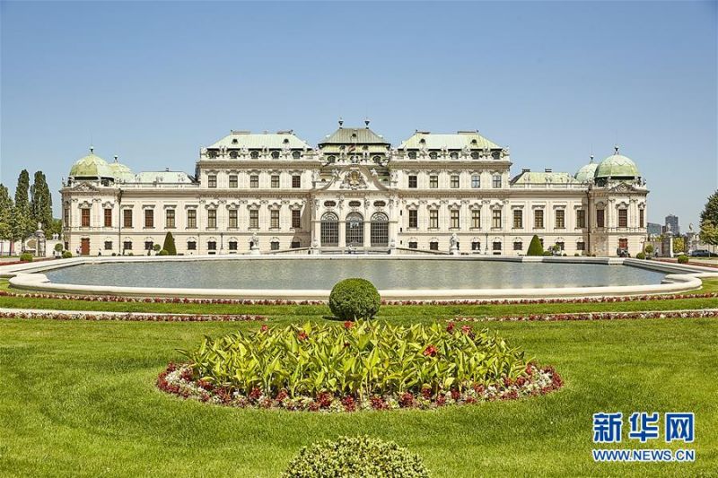 这是7月1日在奥地利维也纳拍摄的上美景宫博物馆外景。 当日，上美景宫博物馆在疫情解封后重新开门迎客。 新华社发（乔治斯·施耐德摄）