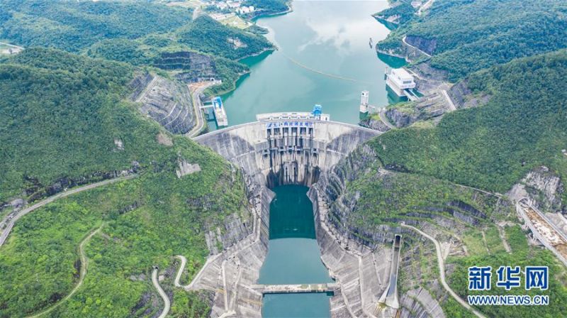 　　位于贵州省余庆县的构皮滩水电站（7月2日摄，无人机照片）。新华社记者 陶亮 摄
