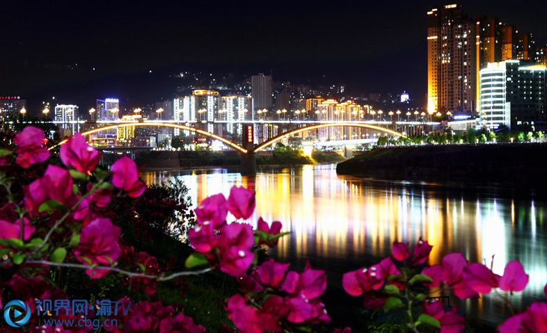 璀璨的县城夜景（摄影：赵勇）