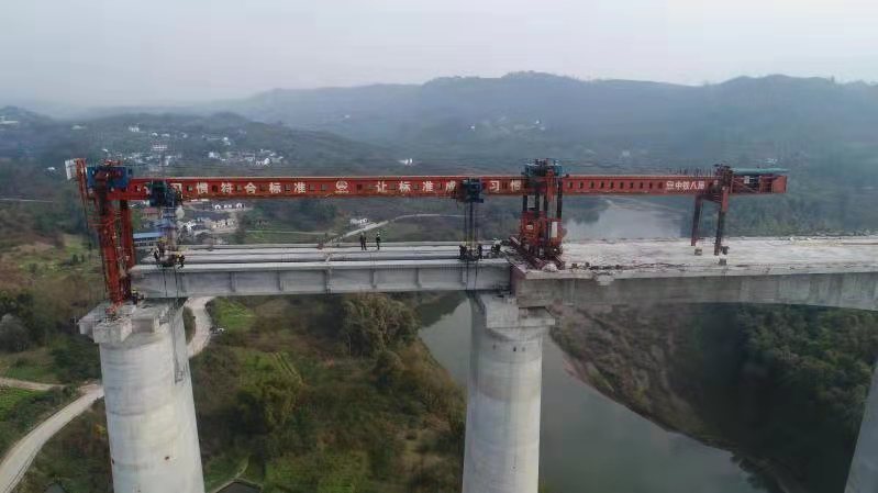 重庆铁路枢纽东环线：节后复工架梁工作启动