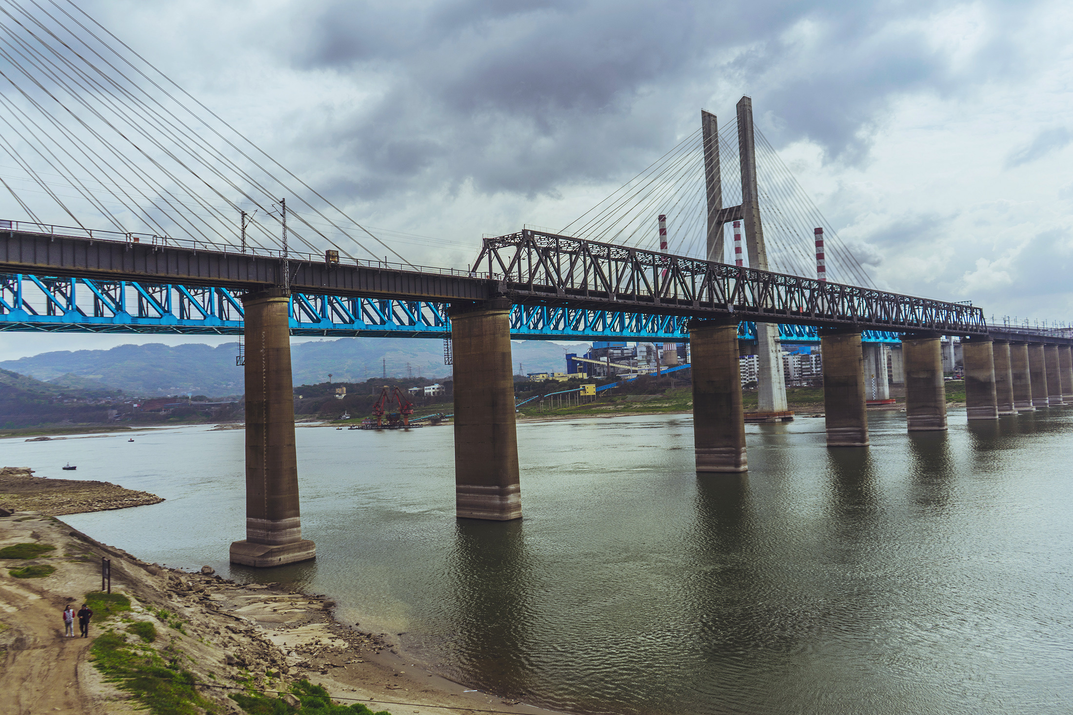 重庆大渡口桥都的印记白沙沱长江铁路大桥