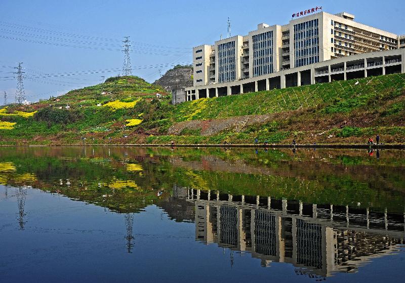 重庆涪陵涞滩河通往春天的护城河