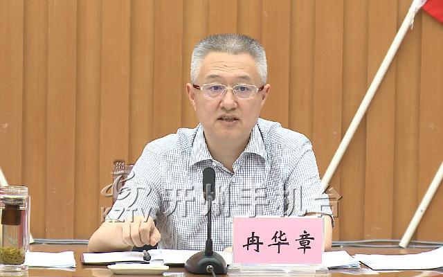 区领导潘文峰,陈光海,夏郑峰,陈华东,陈潇,任显智,高显权,覃兴建,田水