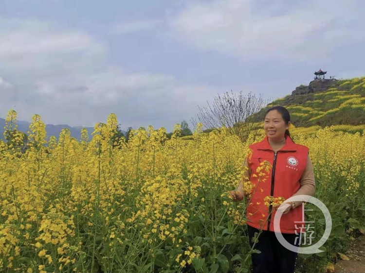 從“女神”到“女漢子” 她“畫(huà)”出最美油(6089006)-20210323185912_副本.jpg