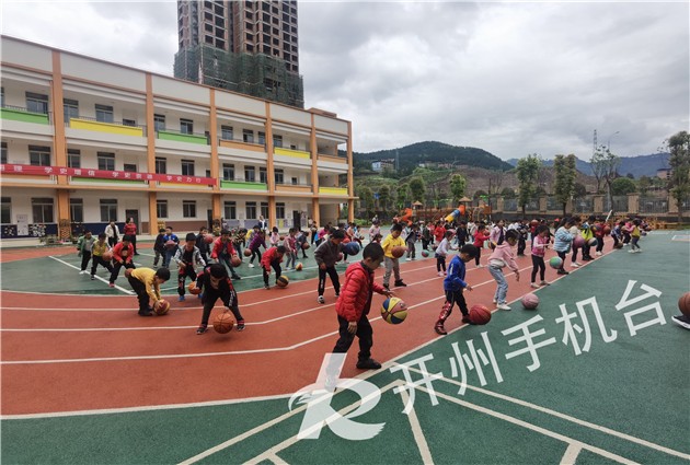 雷火电竞首页-爱眼护眼 开州区学校在行动(图4)