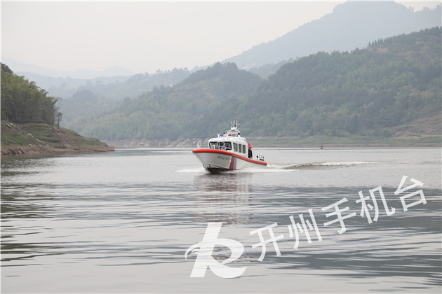 pp电子平台登录入口：哇塞！哇塞！汉丰湖来了一批非常酷的救援艇！(图5)