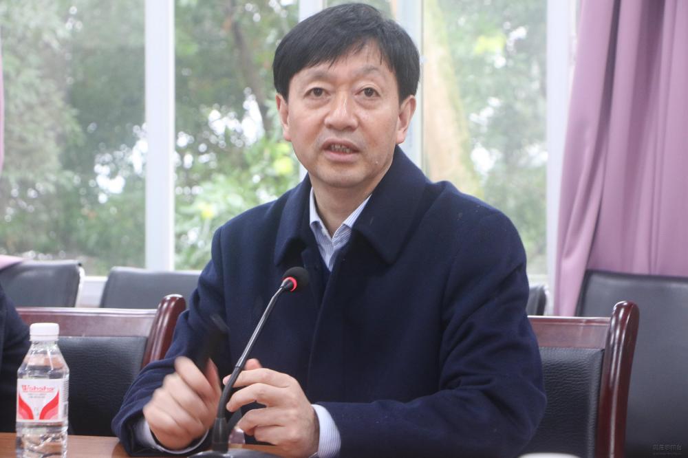 雷亚平调研忠县三汇中学扩容工程