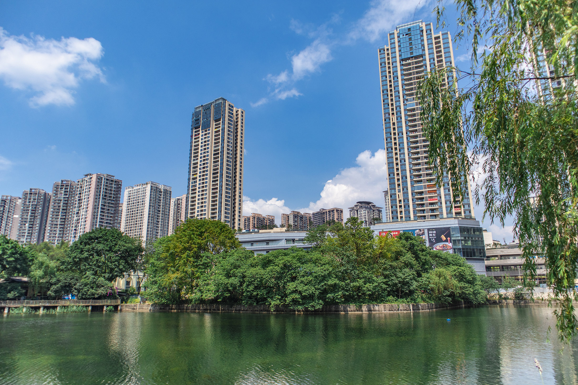 5月30日,"重庆蓝"再次刷屏大渡口区.
