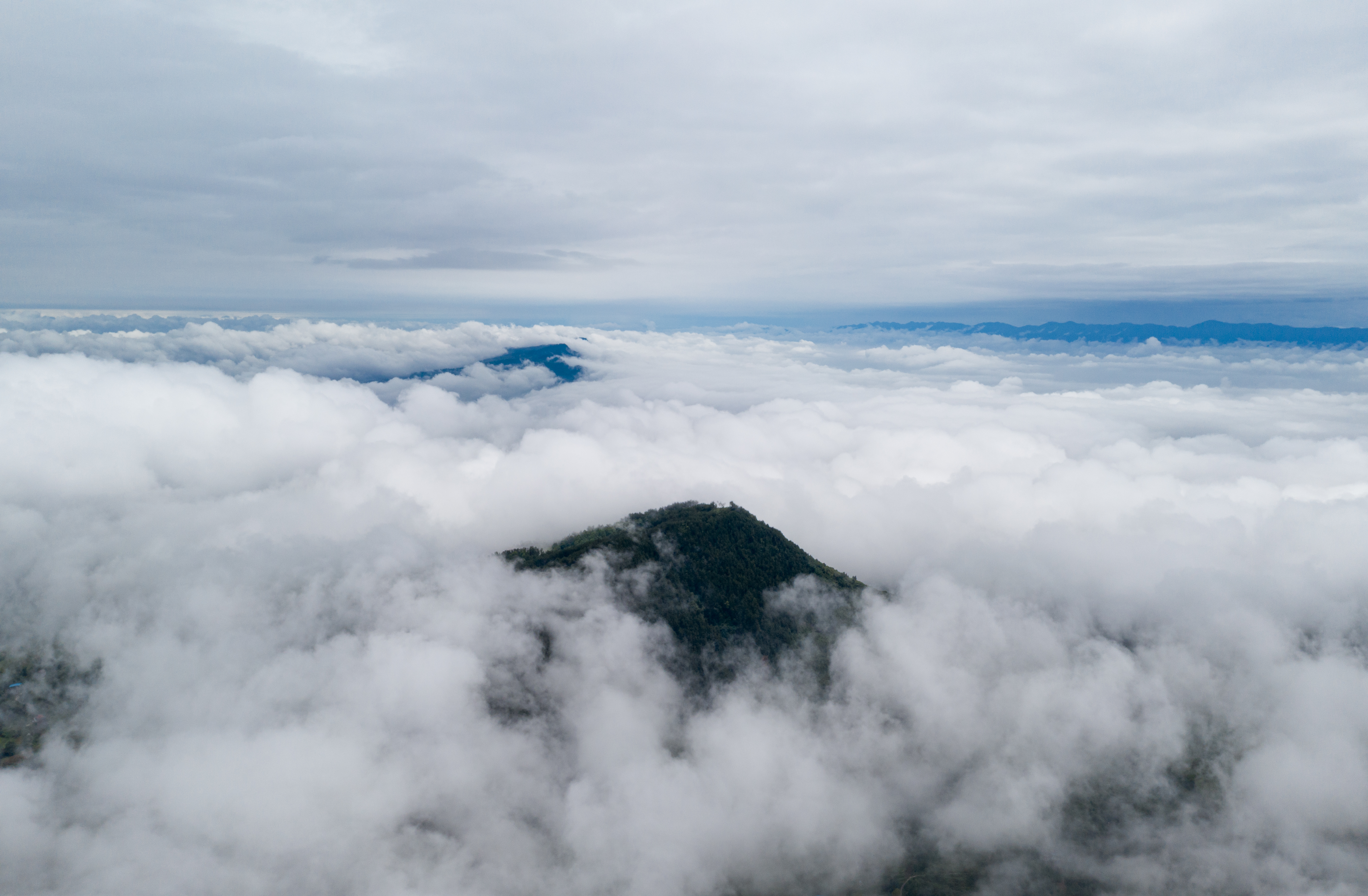 忠县巴营山上观云海欣赏一幅生态画卷