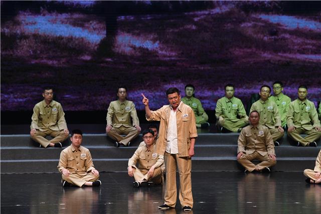 7服务业发展区党工委带来的《压舱石》(2).jpg
