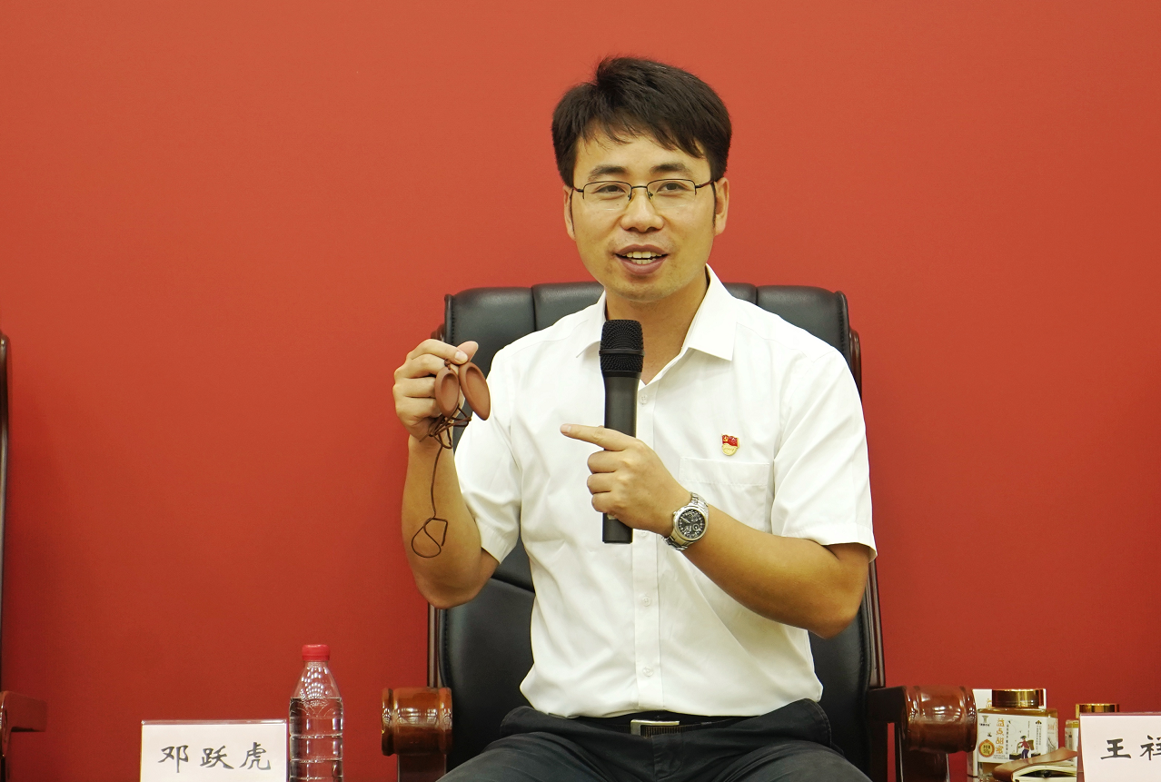 优秀村党组织书记记者见面会丨一个个故事串起了对乡村的热爱