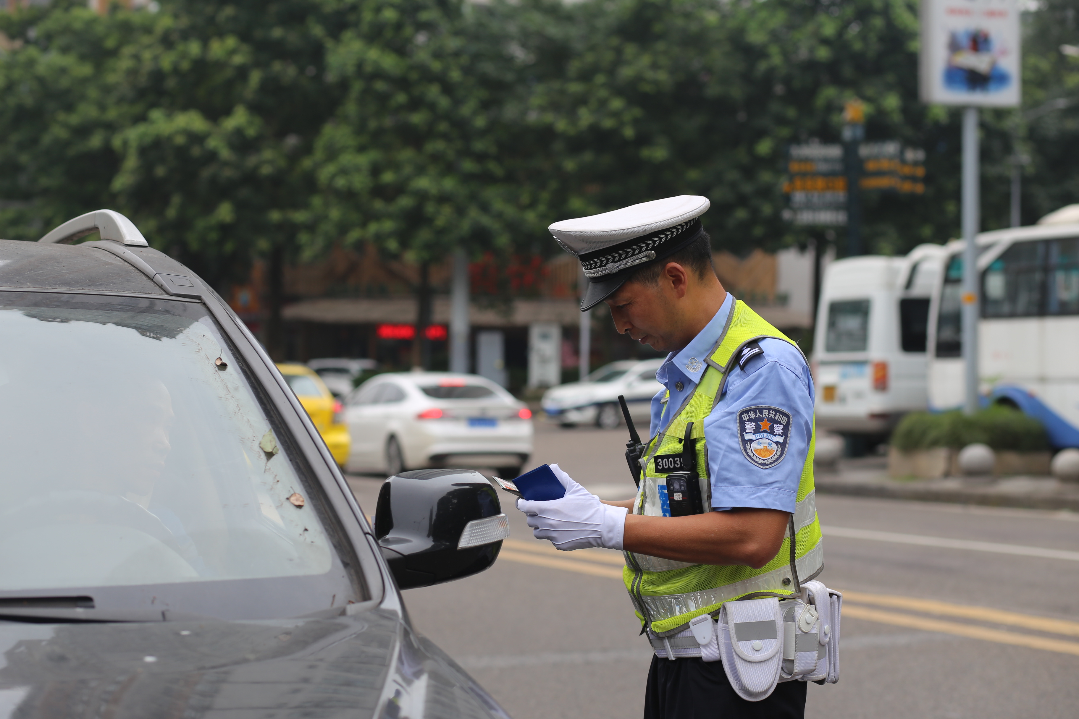 九龍坡警方最強措施開展道路交通安全百日整治行動