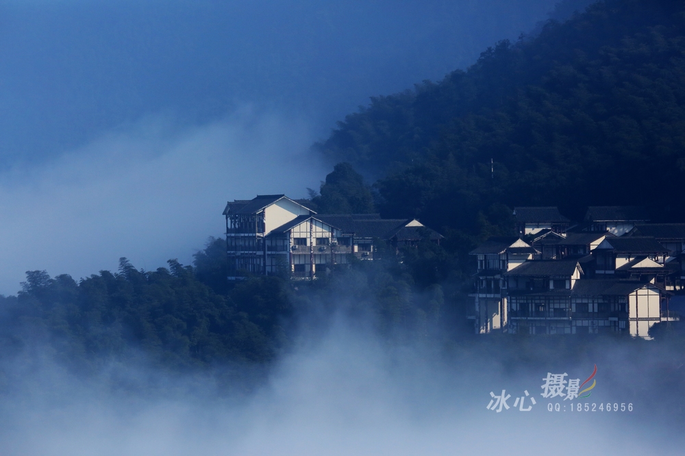 云中小镇——刘洪兵 摄