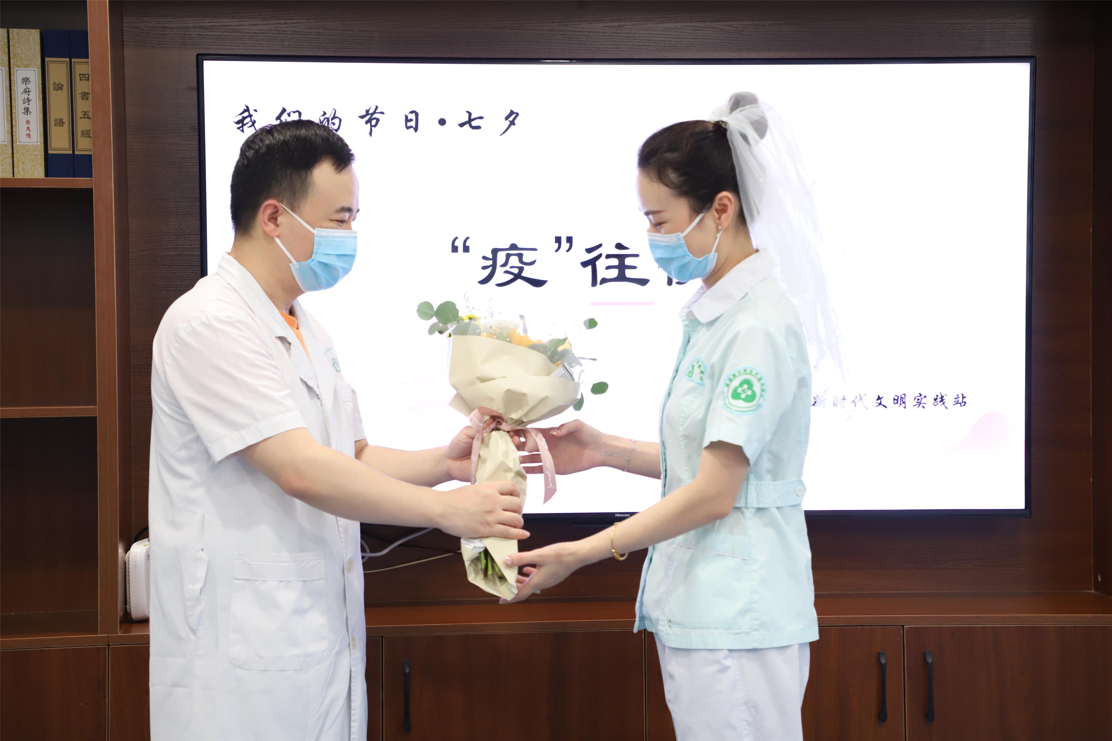 新桥街道新桥社区为抗疫医护人员免费拍摄婚纱照