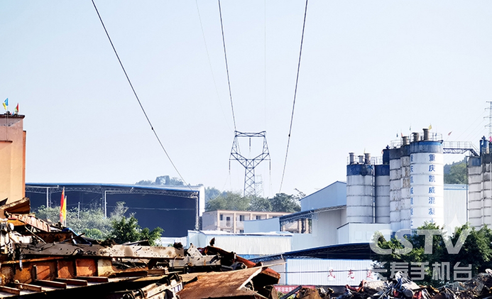 电力工人国庆节坚守岗位 (3) (复制).jpg