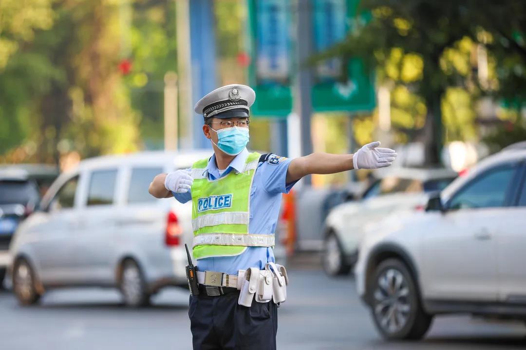 重庆綦江:致敬平凡中的"蓝色"情怀