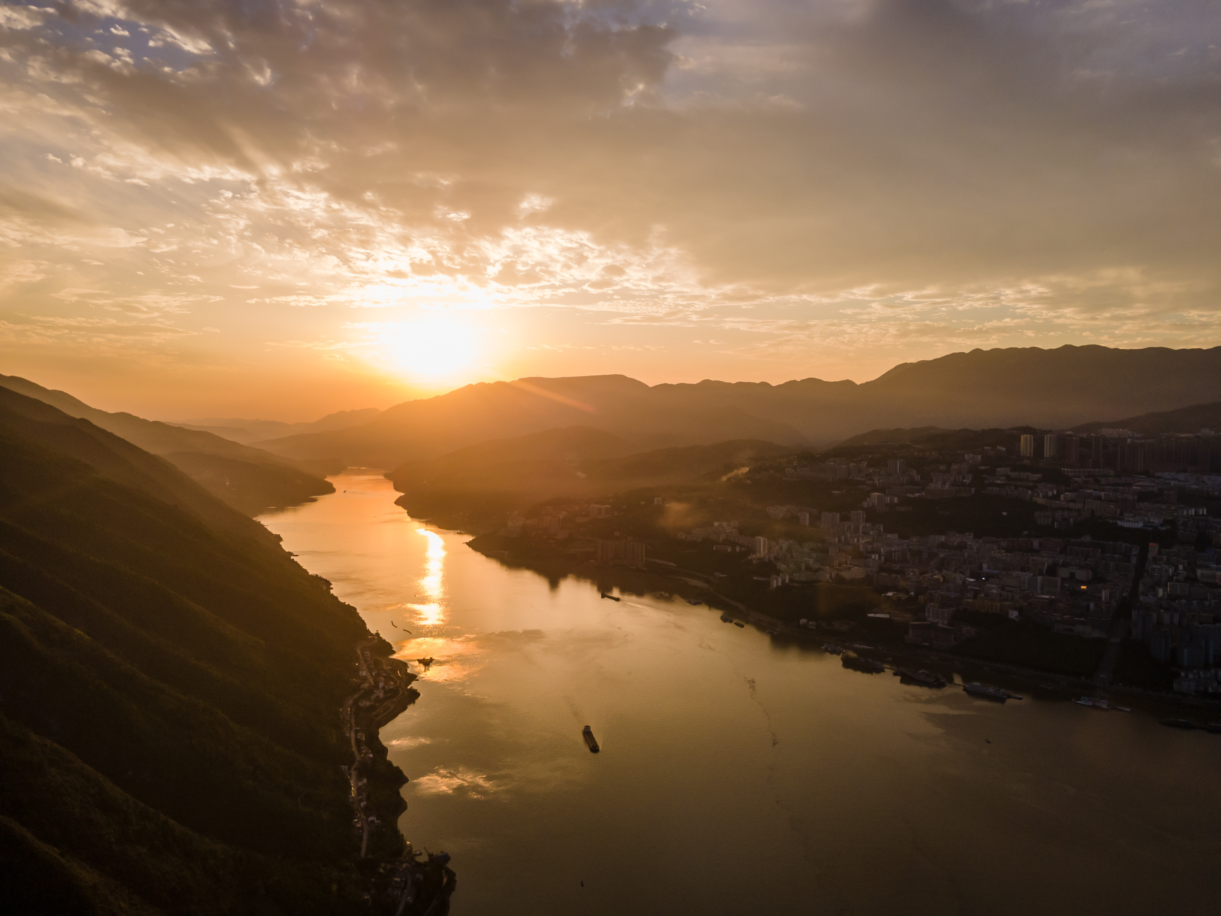 重庆巫山落日晚霞美如画