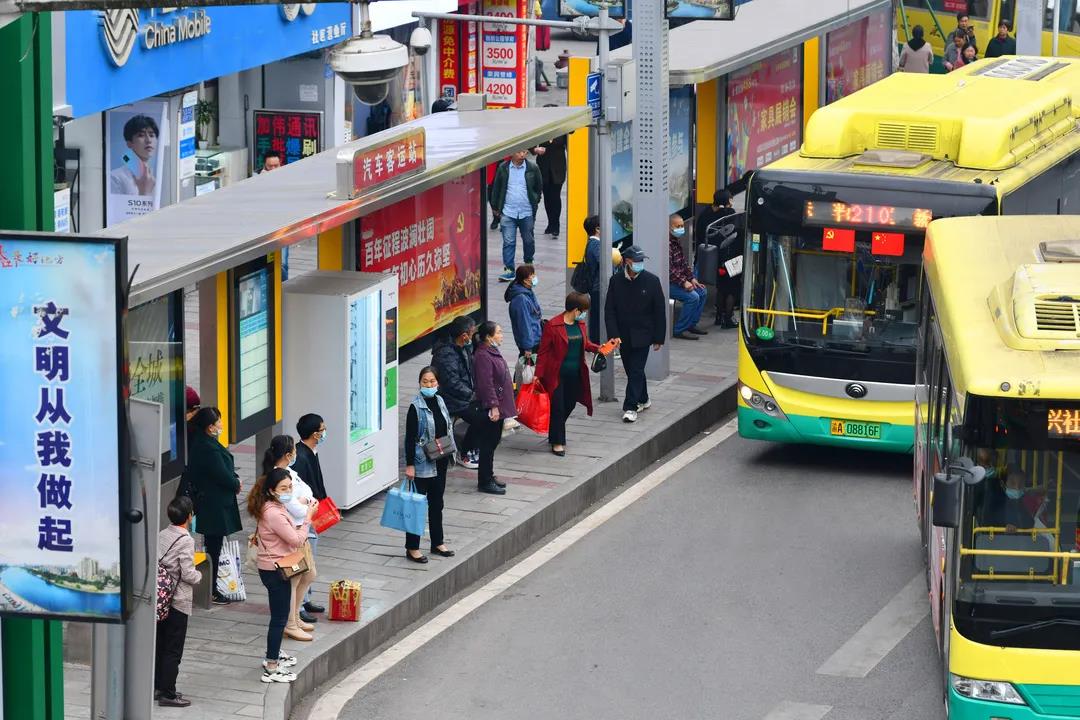 汽車客運站智慧公交站.記者 王京華 攝