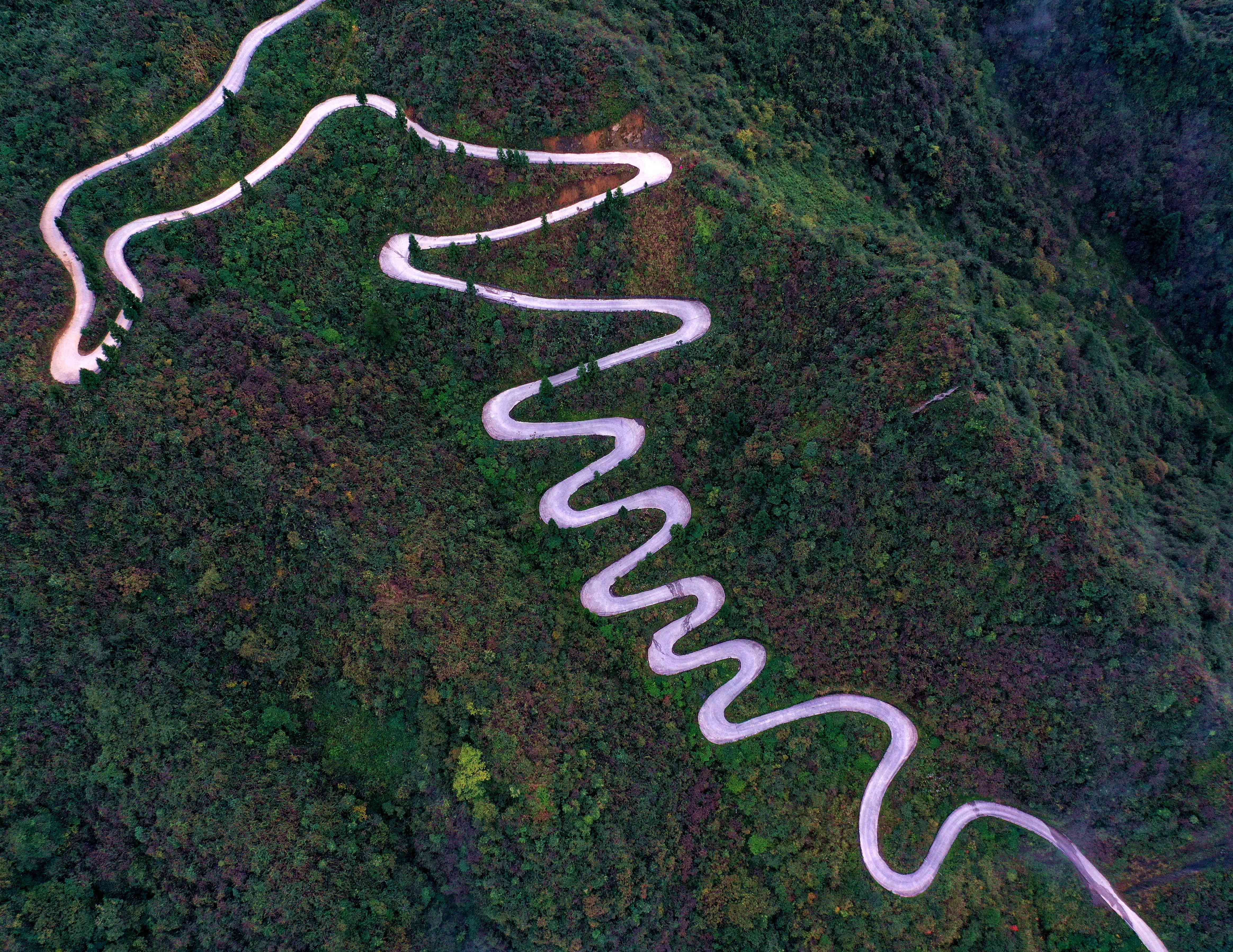 重庆最惊险的盘山公路图片