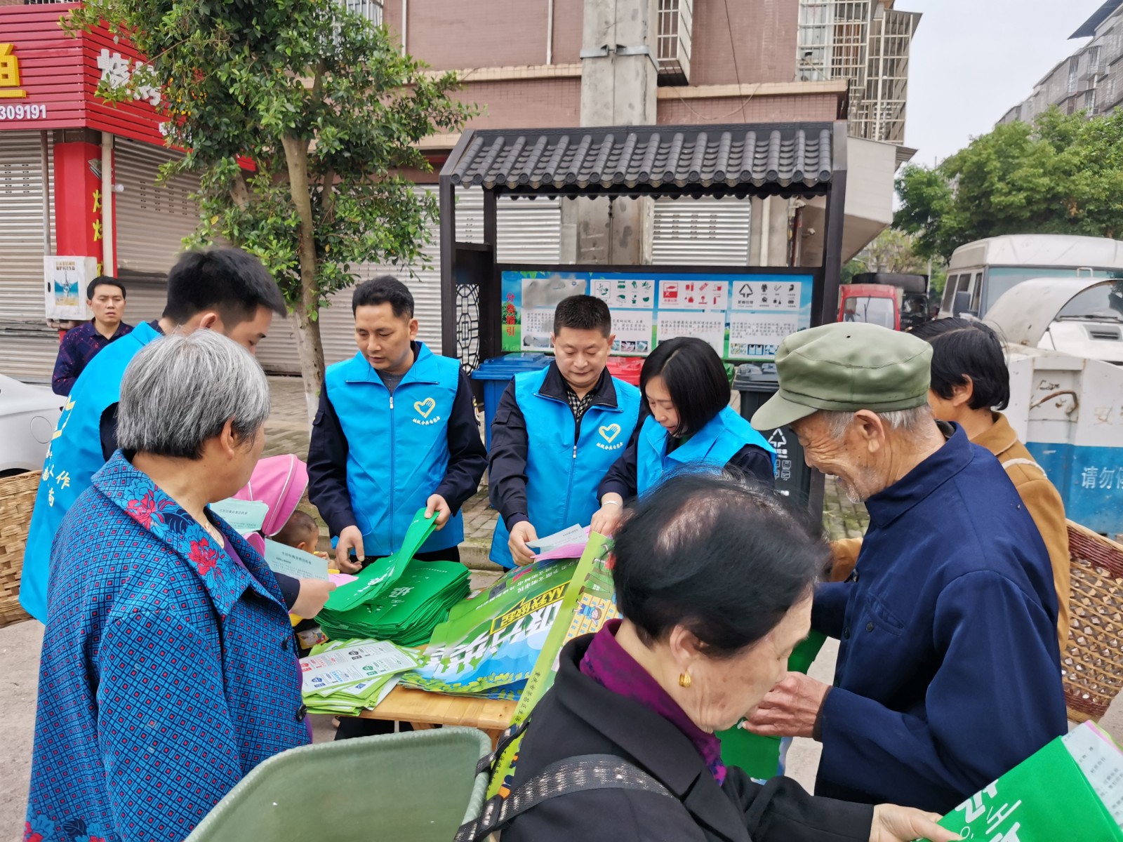 吳家鎮開展垃圾分類宣傳志願服務活動-榮昌新時代文明實踐中心