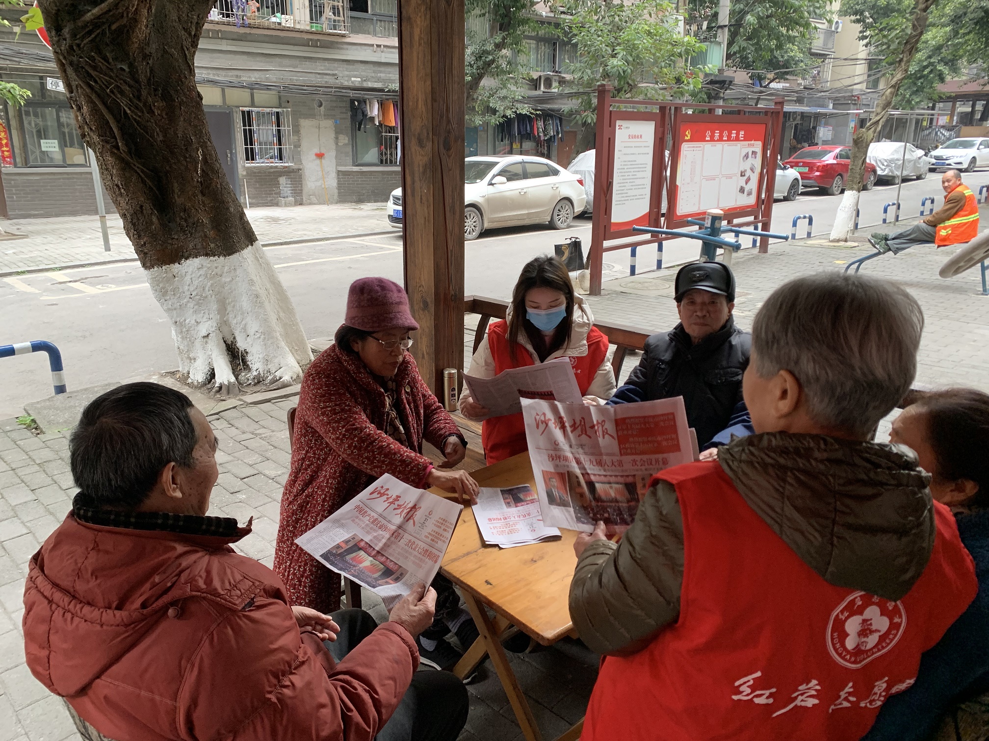 土湾街道开展区&ldquo;两会&rdquo;志愿宣讲活动 (5).jpg