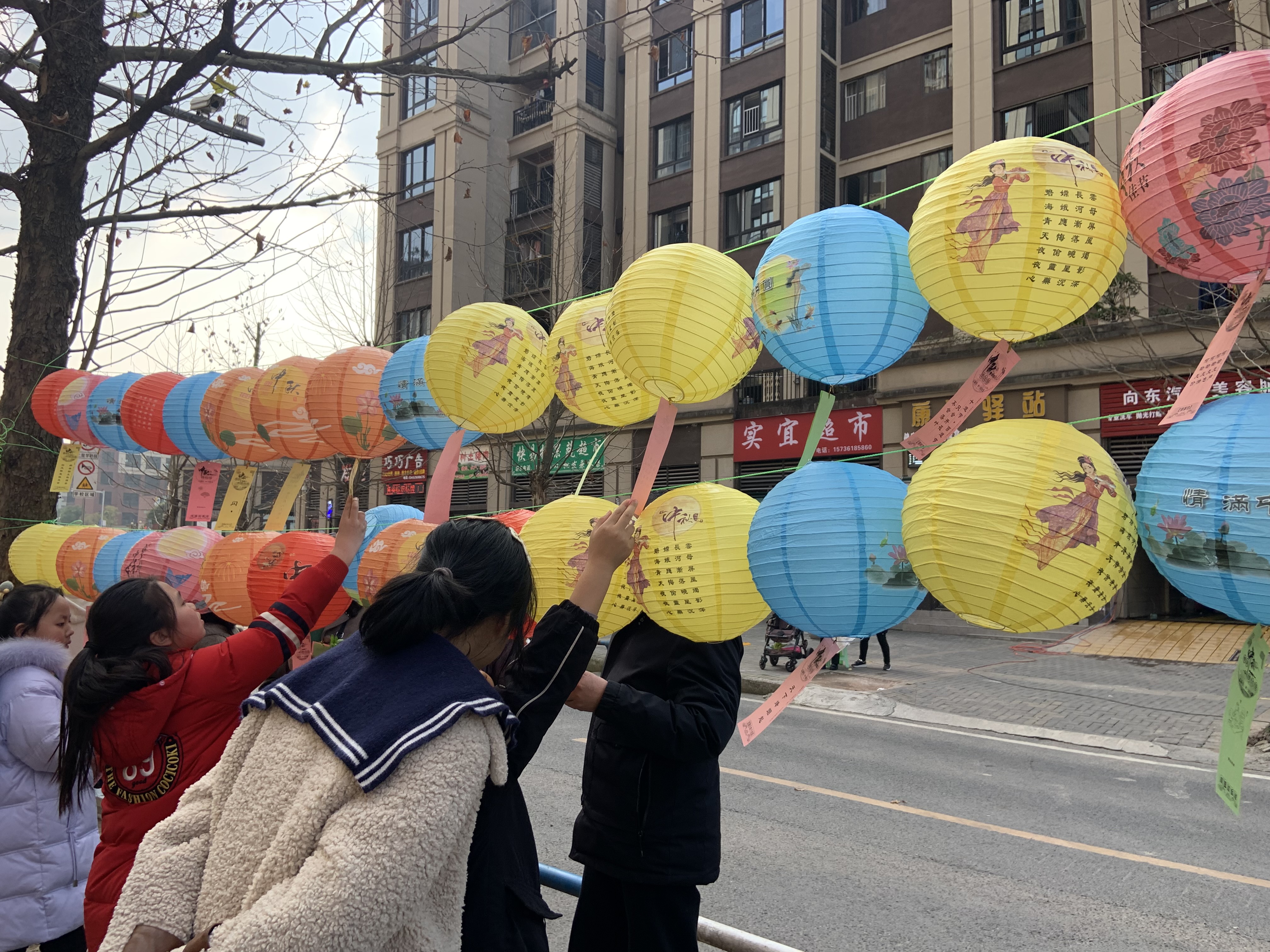 龙洲湾街道龙辉社区开展我们的节日元宵主题活动