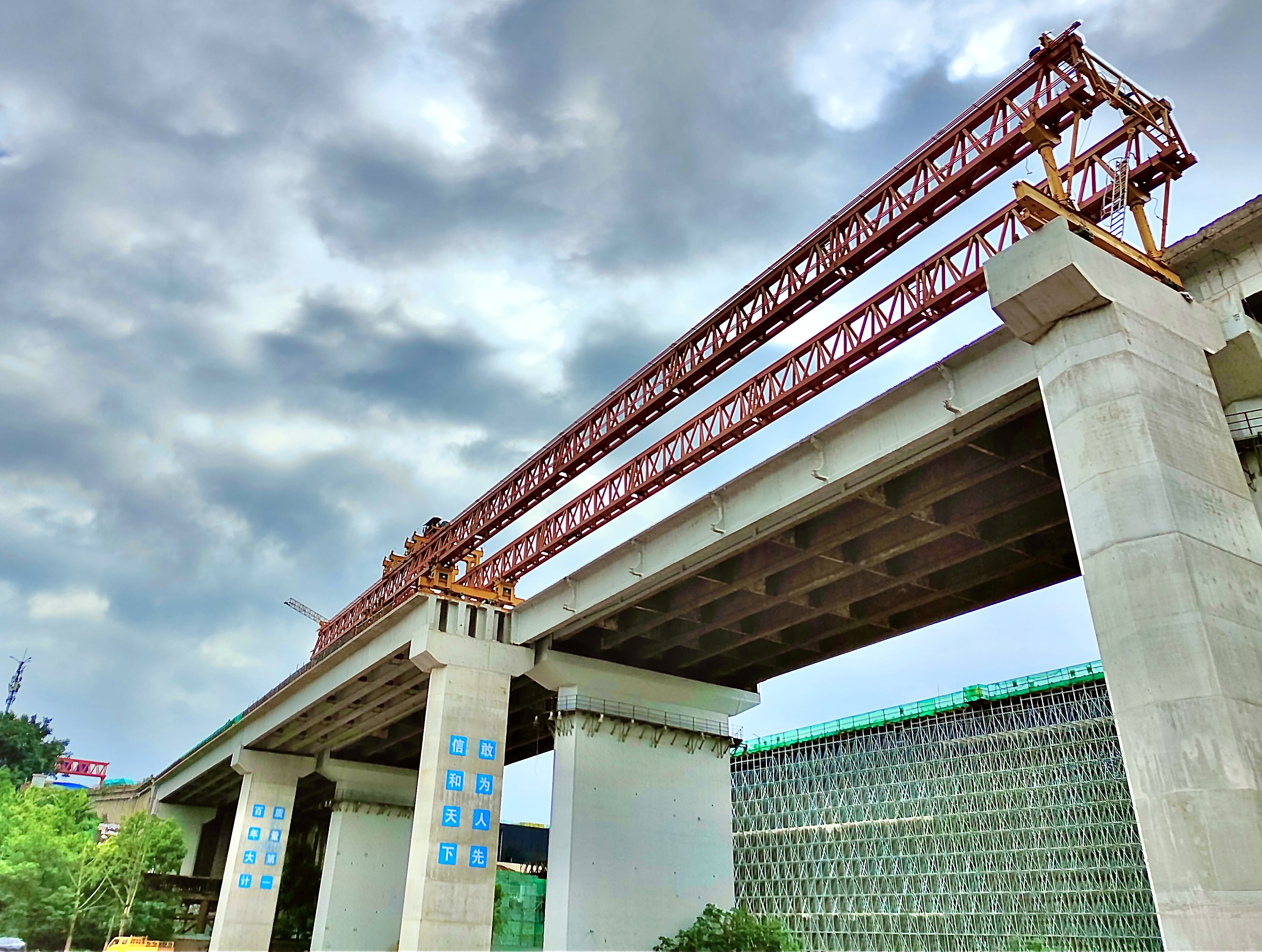 重庆李家沱复线桥南引道工程又有新进展
