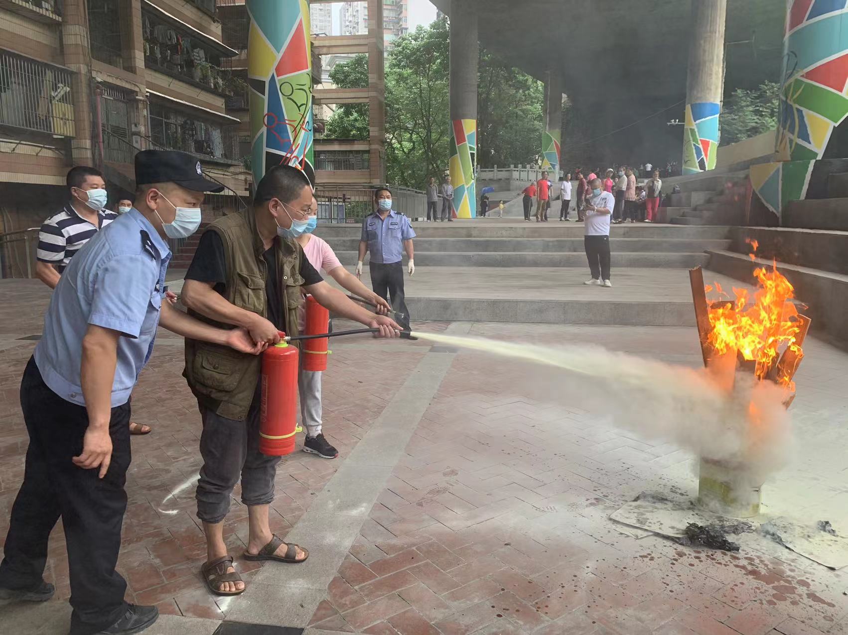 图片3：2022年5月11日土湾街道工人村社区新时代文明实践站开展防灾减灾消防演练.jpg