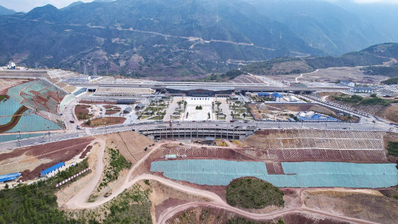 坐高鐵賞三峽鄭渝高鐵奉節雲陽巫山三座新站已候場