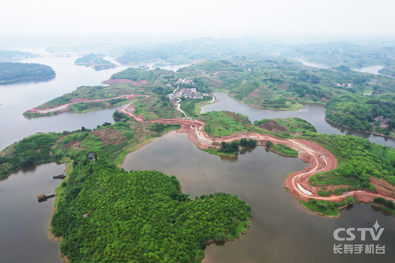 长寿湖西岸环湖路景观带打造工程快速推进2 (复制).jpg