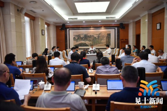 区政府召开第23次常务会议