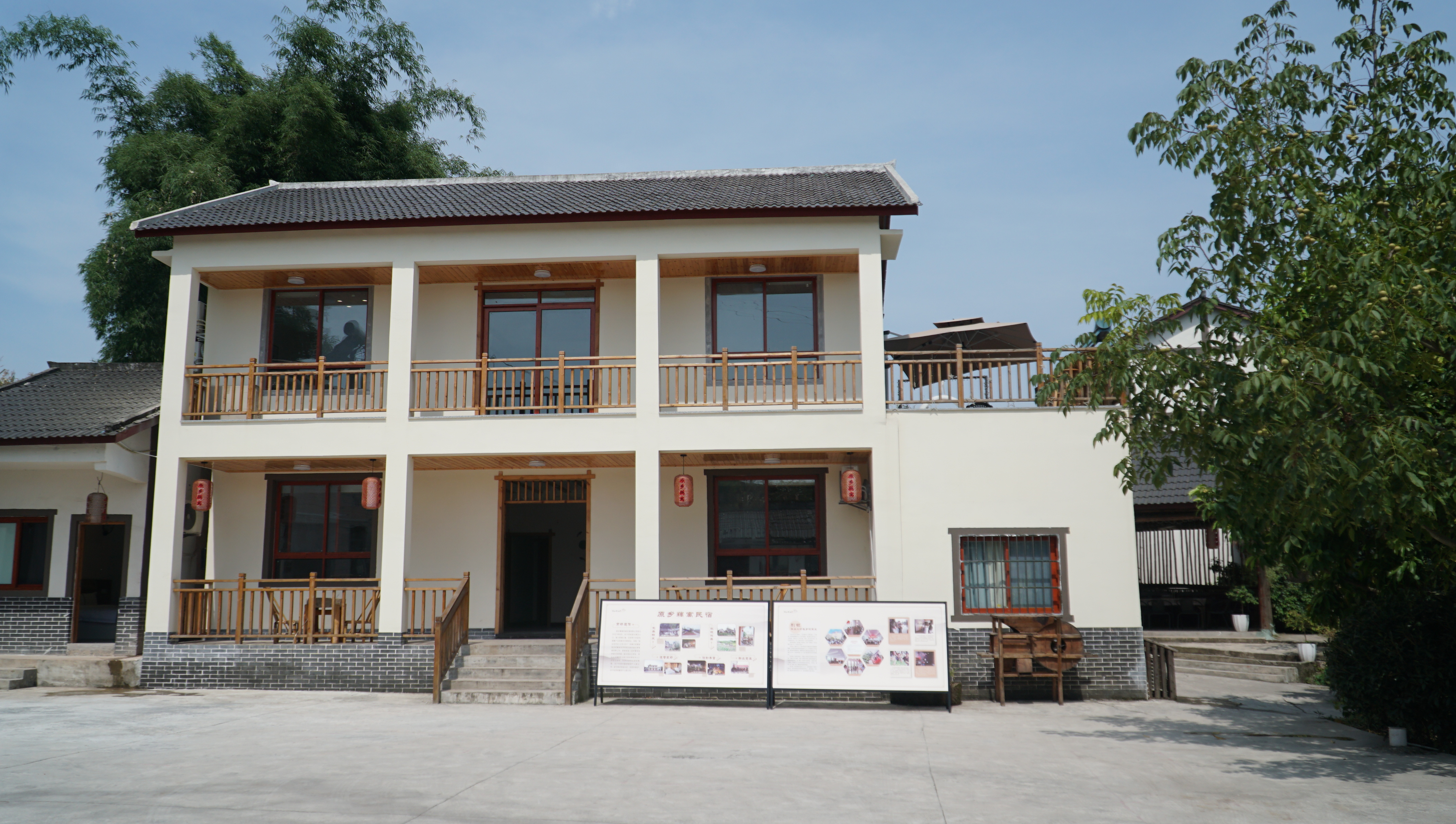 在希望的田野上重庆铜梁闲置民房变民宿到原乡藕寓偶遇荷塘月色