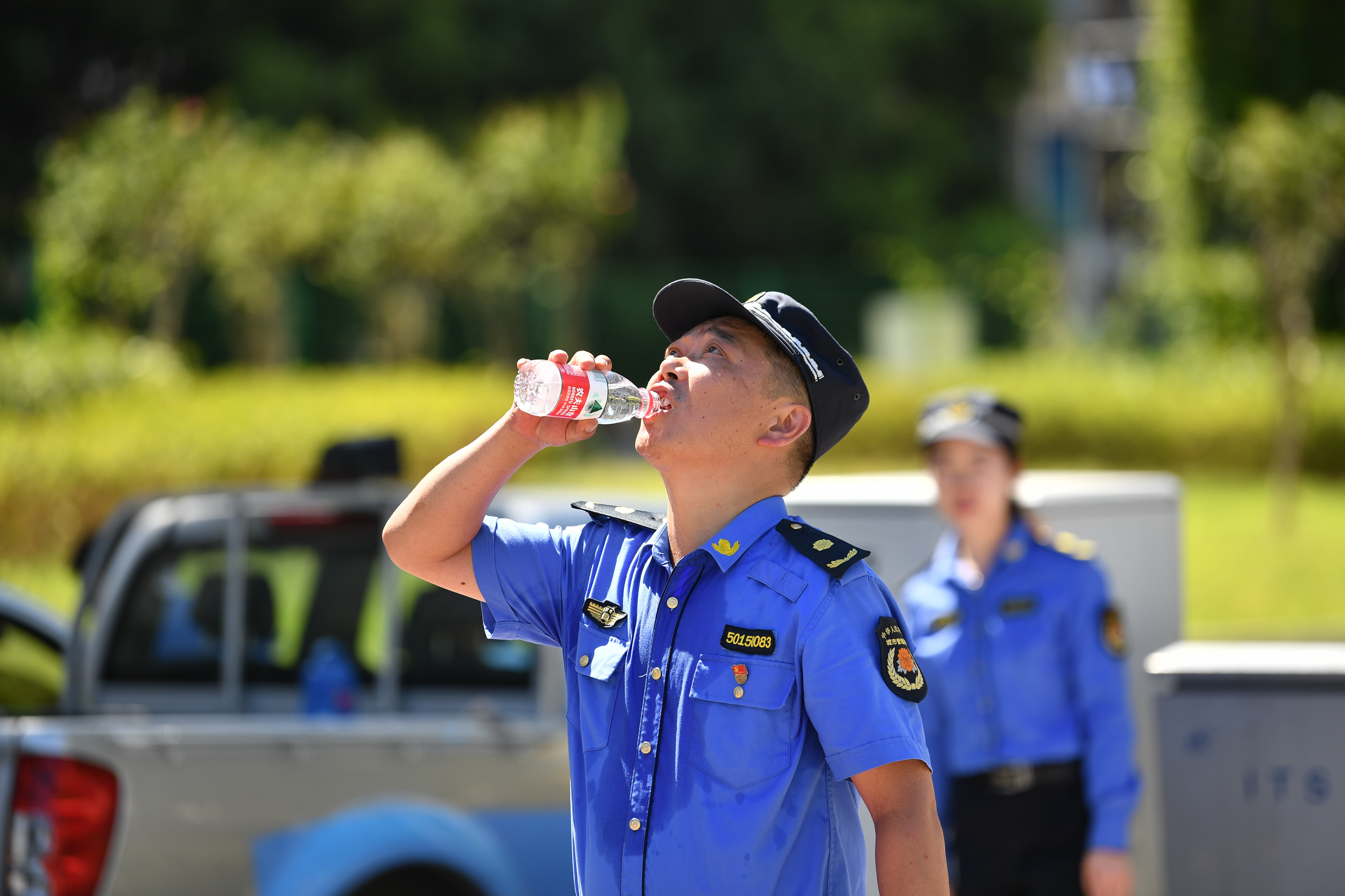 江津不惧烤验致敬高温下的工作者