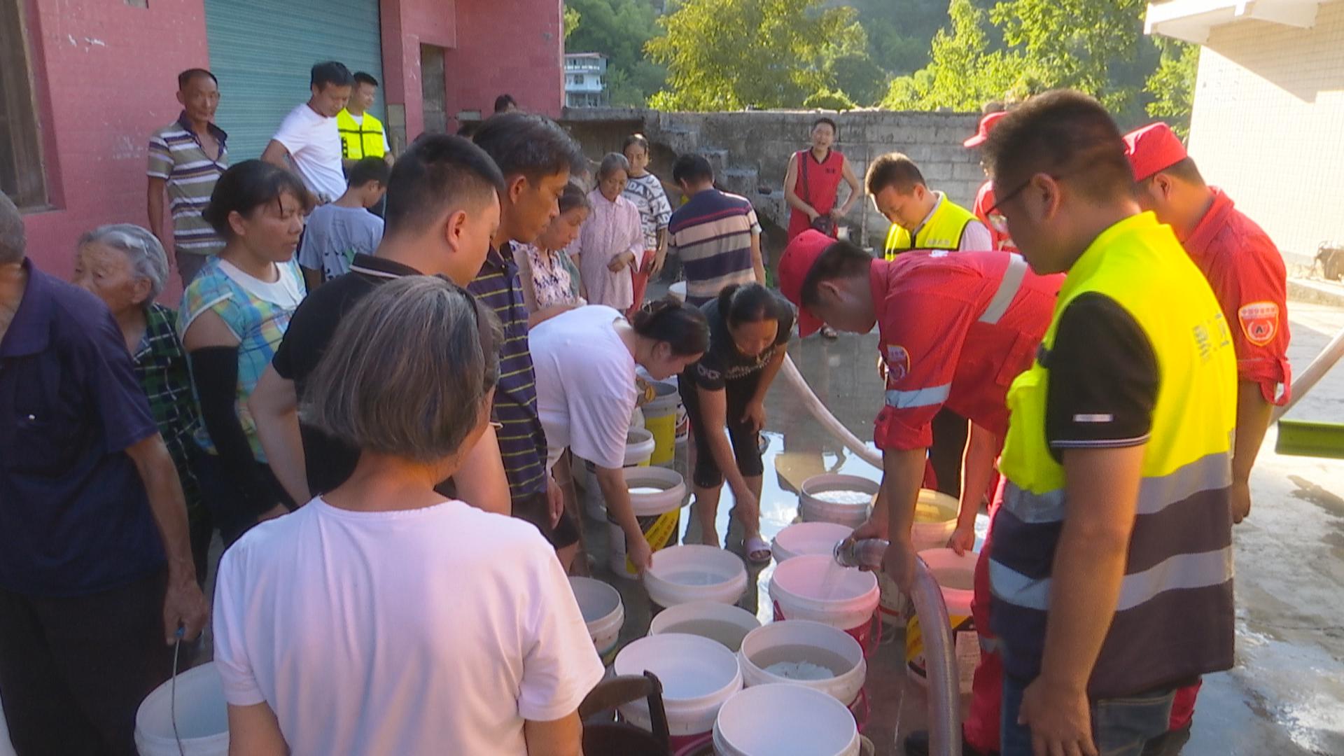 连晴高温‖全力抗旱送水　保障群众饮水